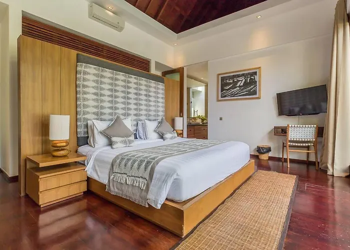 Eshara 1 Our Tropical & Luxury 3br 450m From Seminyak